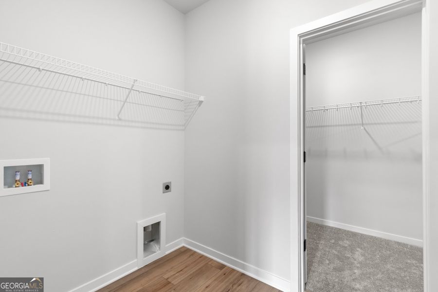 Image 33 of a home in Rosewood Lake Preserve.