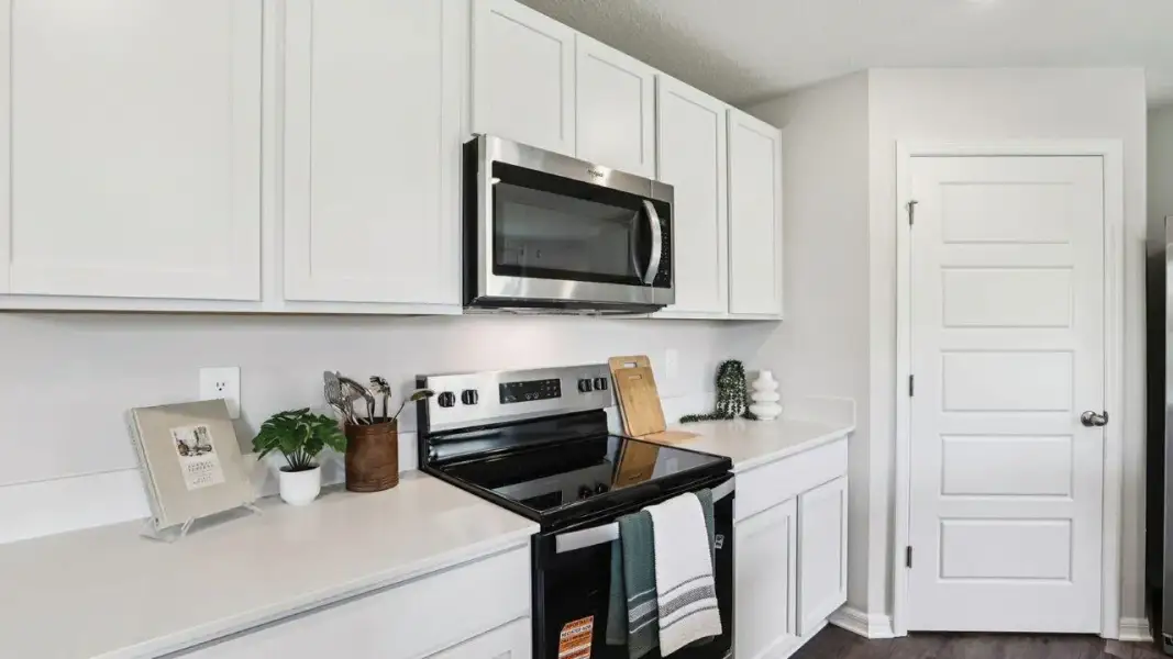 Furnished interior view inside a new home in Hawthorne Ranch, Lakeland (Image 15).