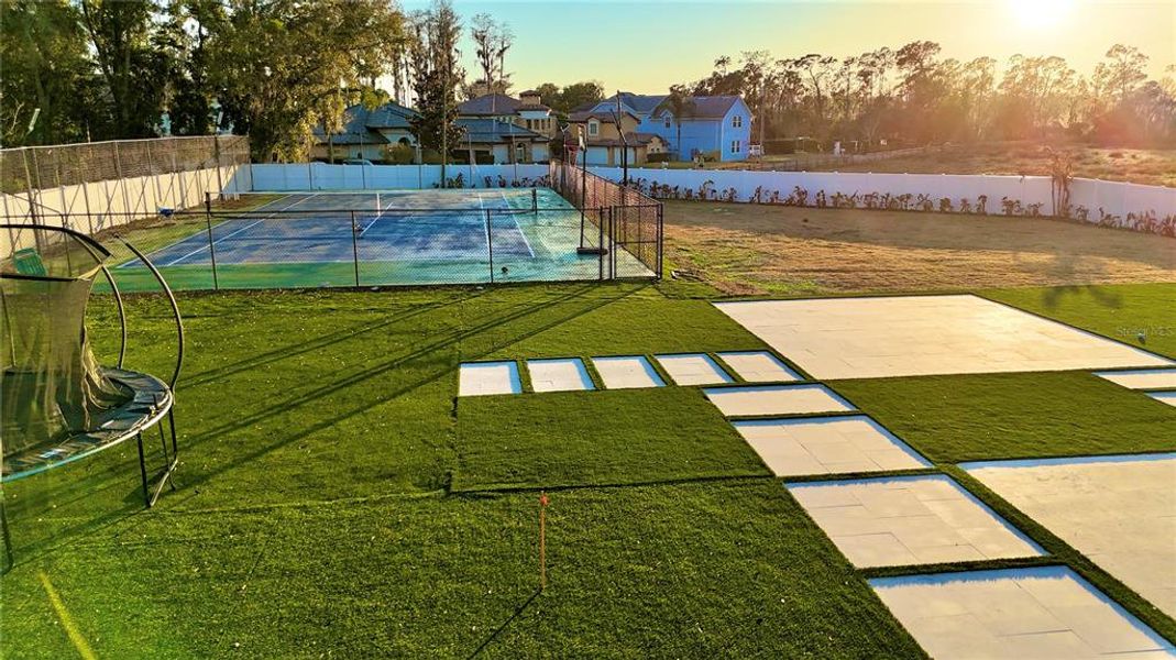 Community amenities in , Windermere (Image 67).