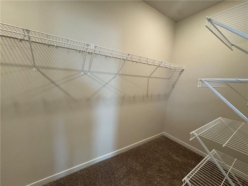 Spacious, unfurnished interior of a new home in Rosewood Lake Preserve, Hoschton (Image 28).