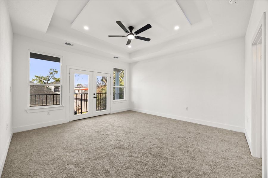 Spacious, unfurnished interior of a new home in , Houston (Image 17).