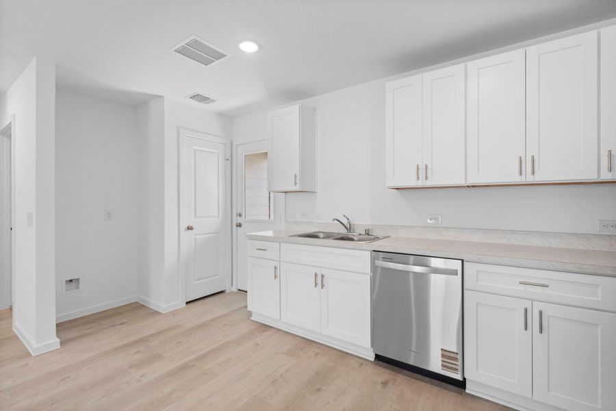 MODEL HOME images may NOT be consistent with the finished product. MODEL HOME images may NOT be consistent with the finished product.