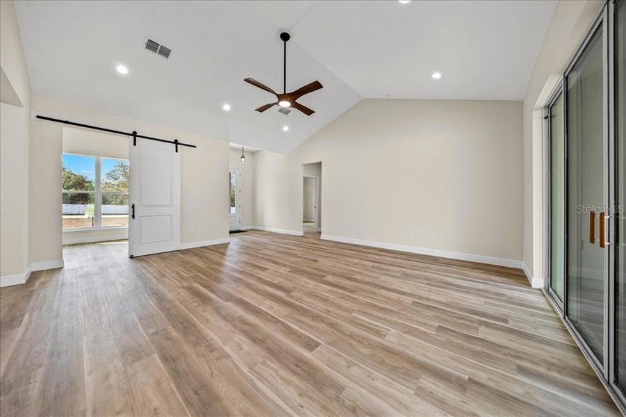 Spacious, unfurnished interior of a new home in , Ocala (Image 40).