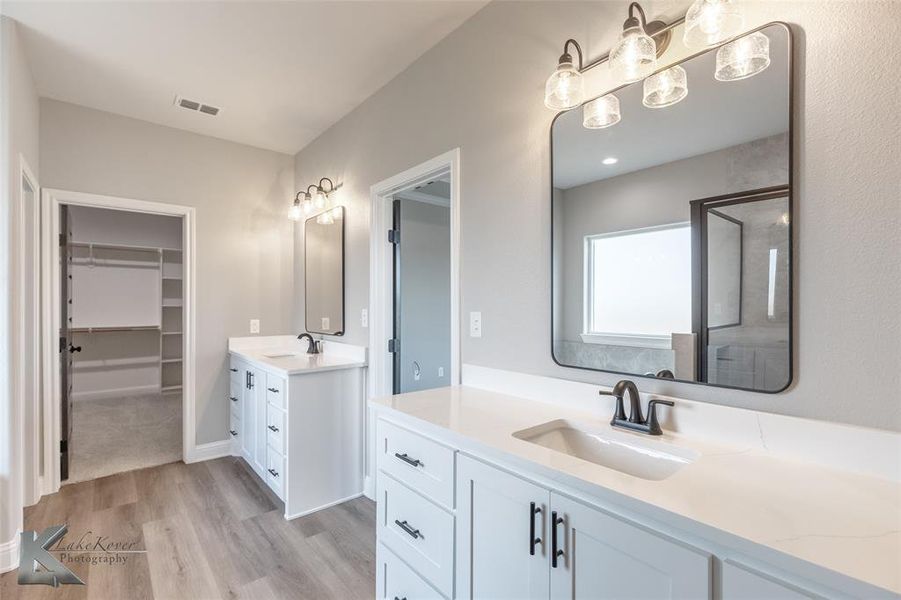 Furnished interior view inside a new home in , Abilene (Image 12).