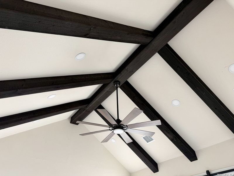 Close-up of interior finishes inside a home in , Floresville (Image 17).