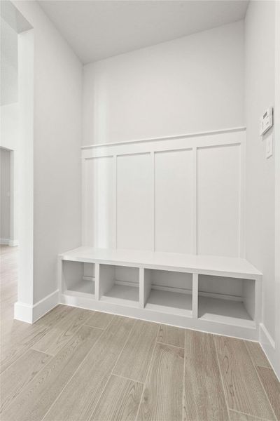 Representative image. Features, selections and colors may vary.
