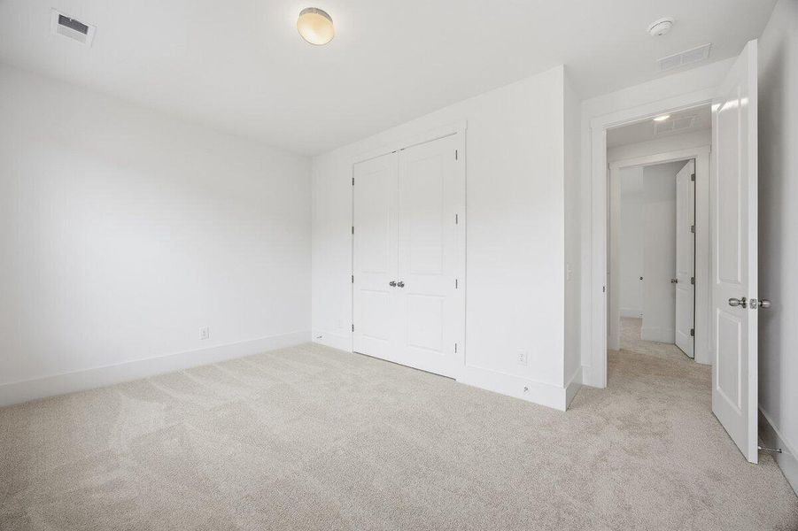 Spacious, unfurnished interior of a new home in Homecoming, Ravenel (Image 13).