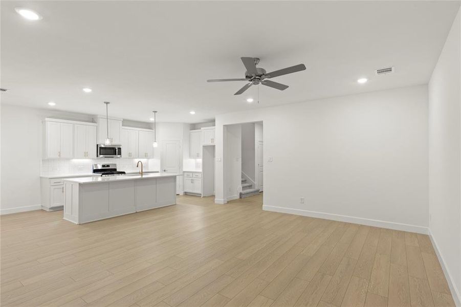 Image 27 of a home in Creekside.