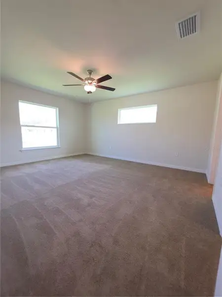 Spacious, unfurnished interior of a new home in , Citrus Springs (Image 21).