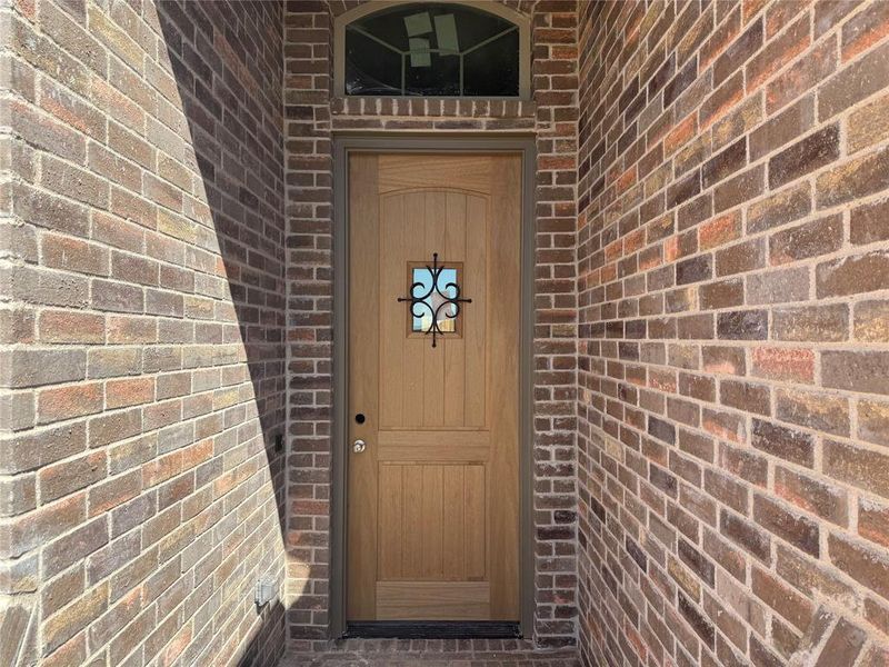 Exterior details and patio area of a home in , Cleburne (Image 3).