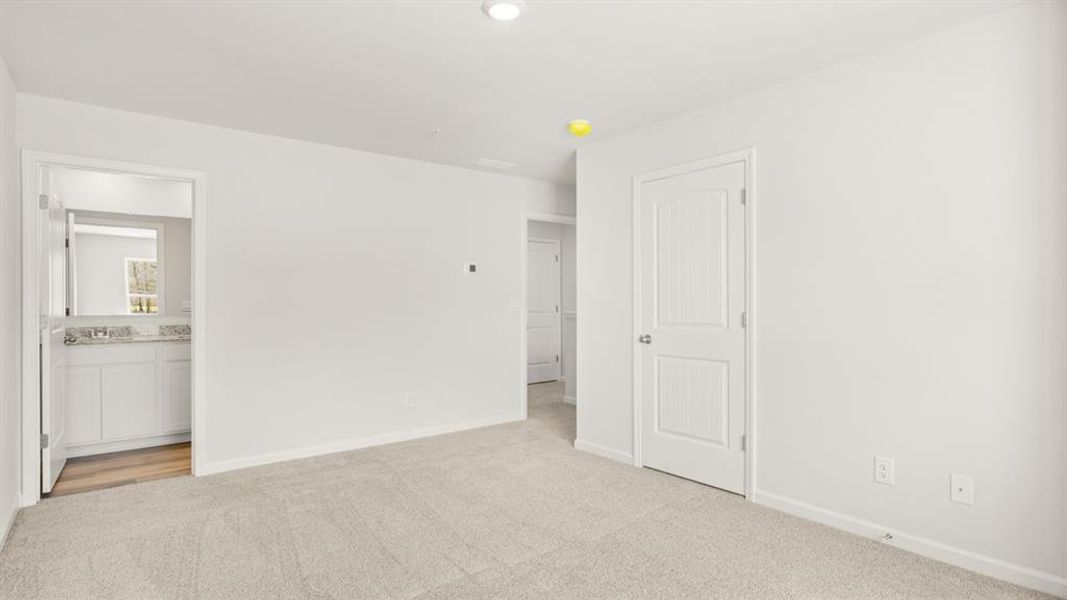Spacious, unfurnished interior of a new home in Roseleigh Park, Douglasville (Image 23).