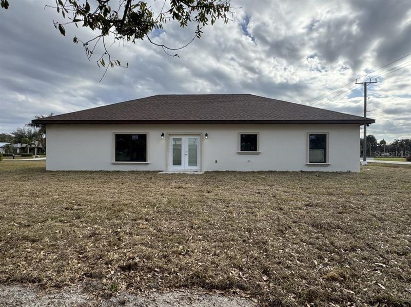 Exterior details and patio area of a home in , Okeechobee (Image 28).