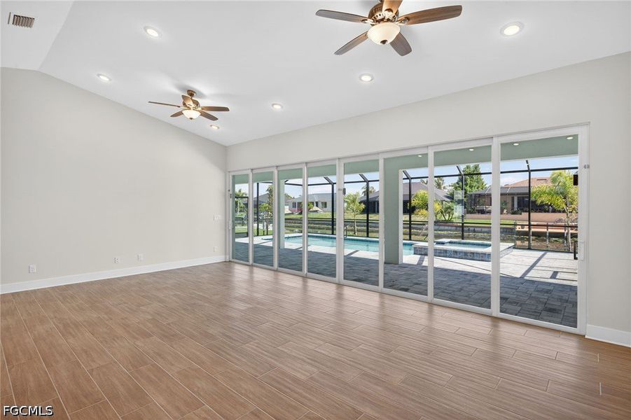Spacious, unfurnished interior of a new home in Cape Coral, Cape Coral (Image 21).