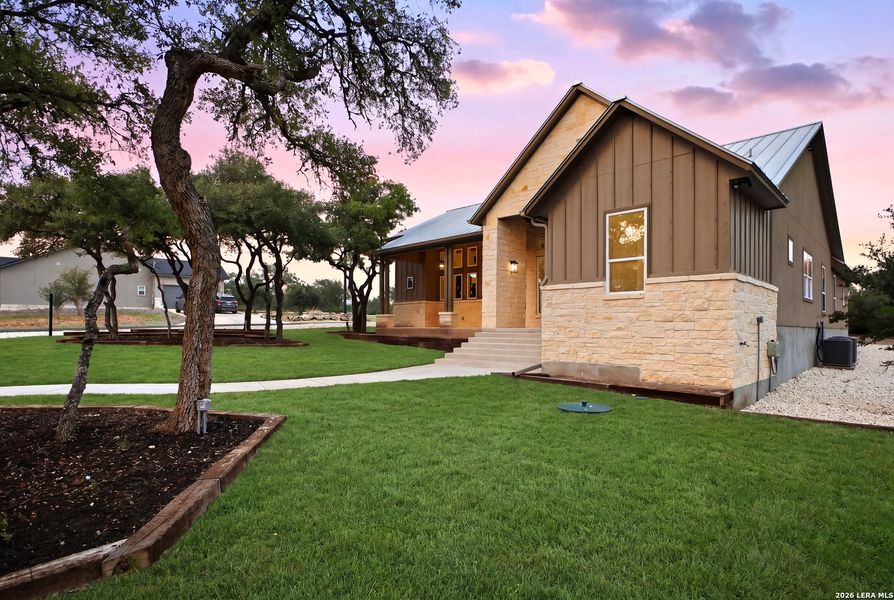 Exterior details and patio area of a home in , Blanco (Image 4).