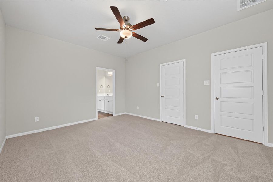 Spacious, unfurnished interior of a new home in Woodland Lakes, Huffman (Image 23). Spacious, unfurnished interior of a new home in Woodland Lakes, Huffman (Image 23).