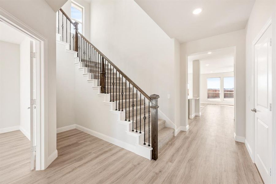Spacious, unfurnished interior of a new home in El Dorado, Granbury (Image 39).