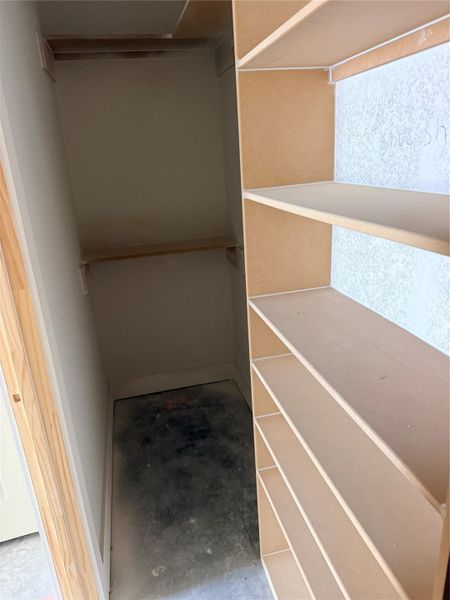 Closet 2 Closet 2