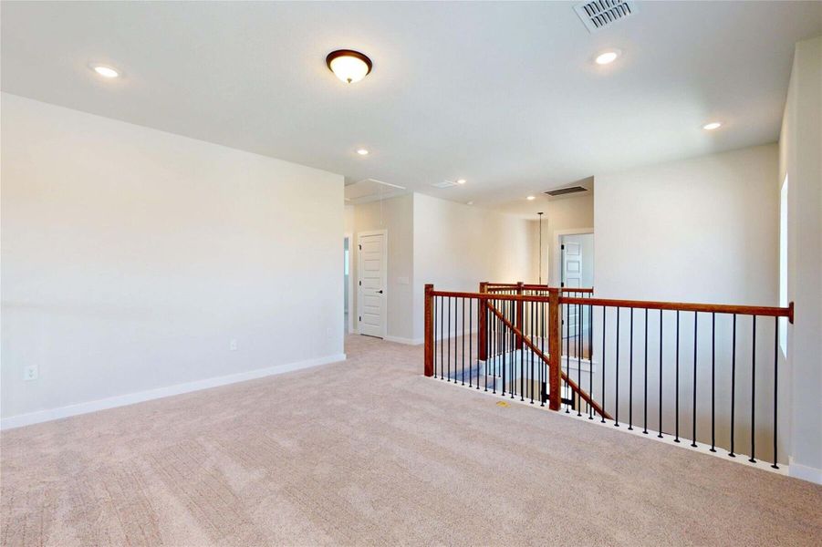 Spacious, unfurnished interior of a new home in Cedar Brook, Leander (Image 28).