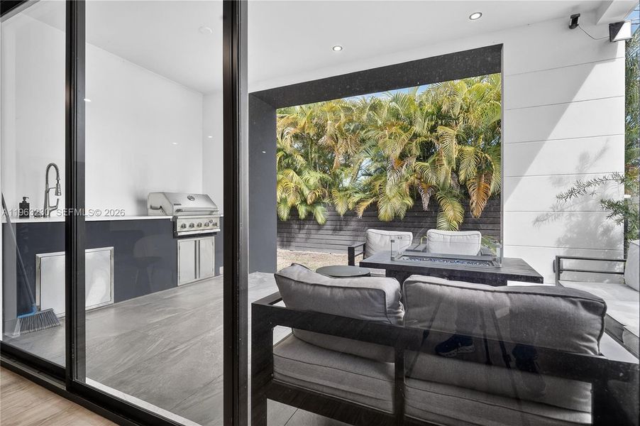 Exterior details and patio area of a home in , Fort Lauderdale (Image 3). Exterior details and patio area of a home in , Fort Lauderdale (Image 3).