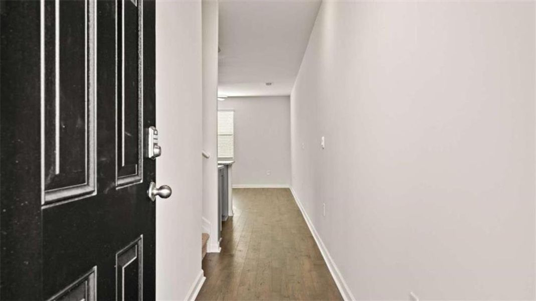 Spacious, unfurnished interior of a new home in Inverness at Sugarloaf, Lawrenceville (Image 13).