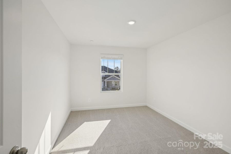 Spacious, unfurnished interior of a new home in Oxford Station, Salisbury (Image 17).
