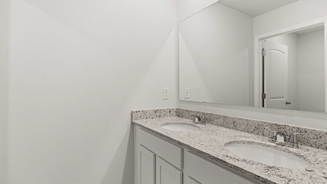 Representative interior finishes for a home built from the Hayden by D.R. Horton in Aurora Creek, Dallas (Image 14).