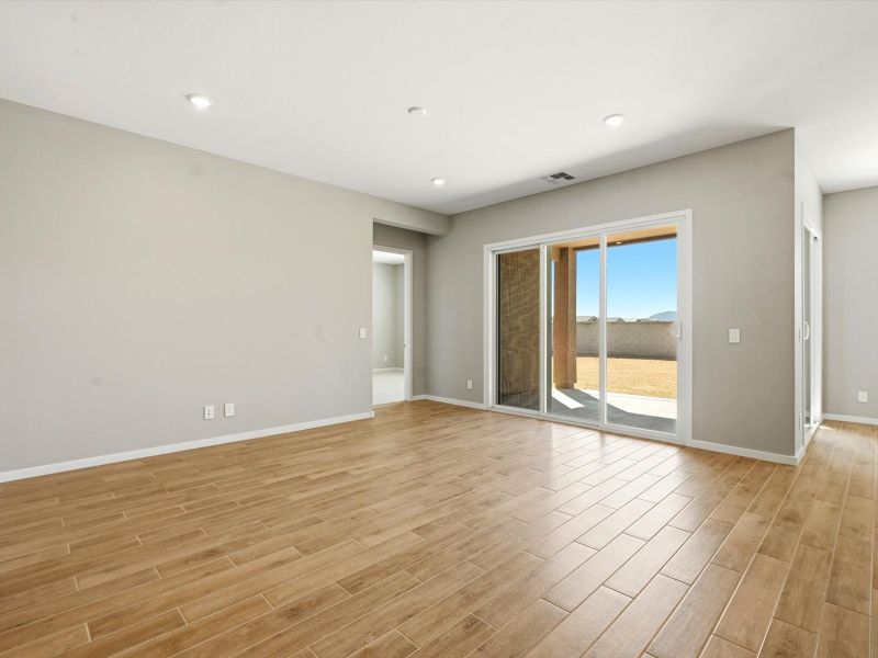 Spacious, unfurnished interior of a new home in Abel Ranch Signature Series, Goodyear (Image 12).