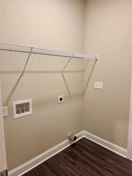 Spacious, unfurnished interior of a new home in , Waleska (Image 8).