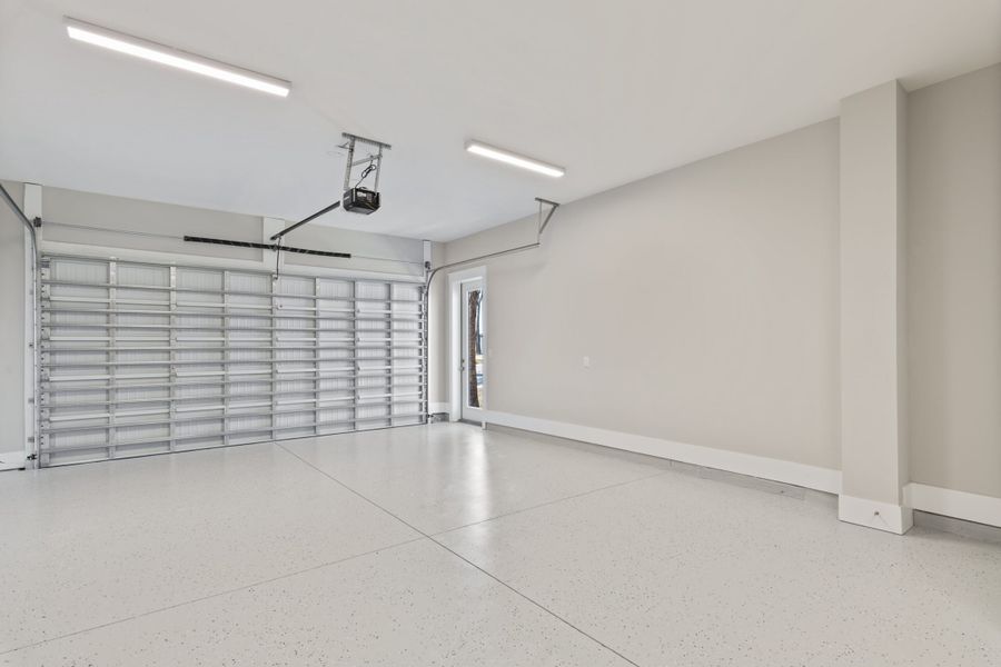 Spacious, unfurnished interior of a new home in Twin Palms, Inlet Beach (Image 22).