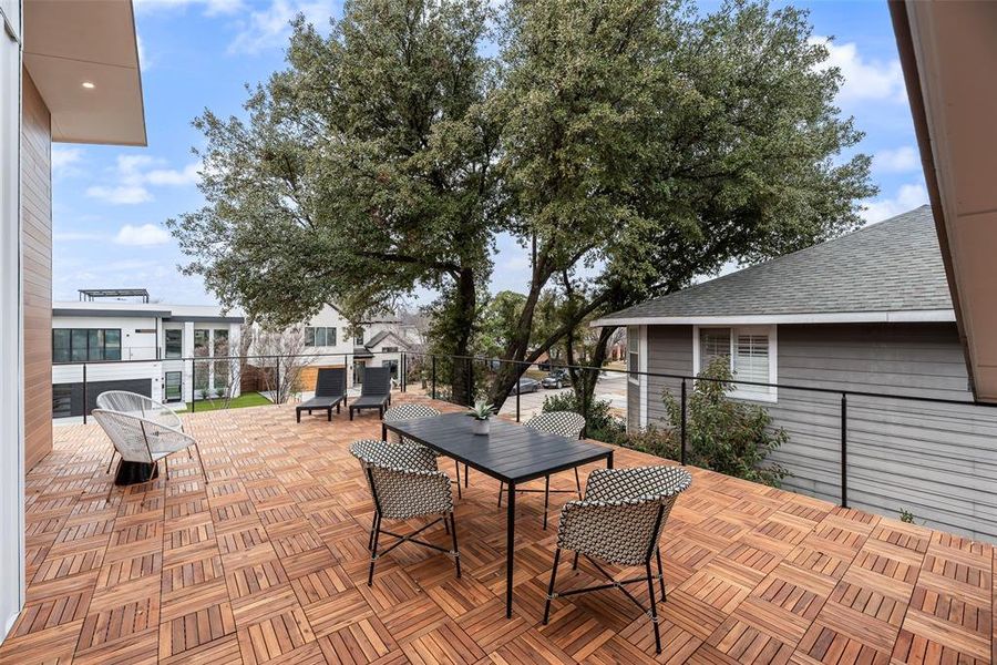 Exterior details and patio area of a home in , Dallas (Image 23).