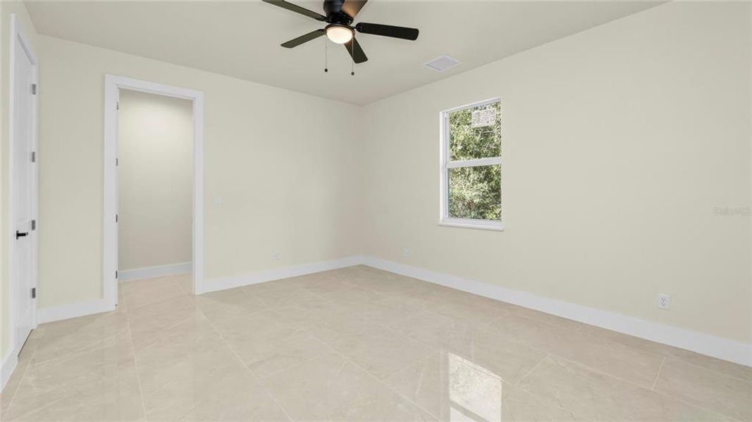 Spacious, unfurnished interior of a new home in , Punta Gorda (Image 29).