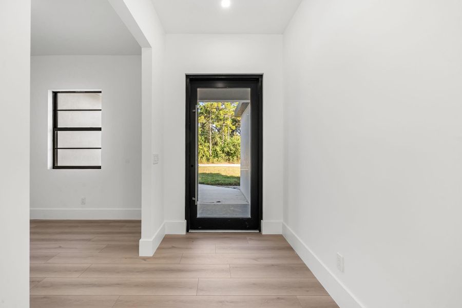 Spacious, unfurnished interior of a new home in , Loxahatchee (Image 14).