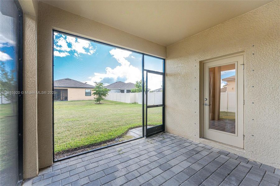 Exterior details and patio area of a home in , Port Charlotte (Image 23).
