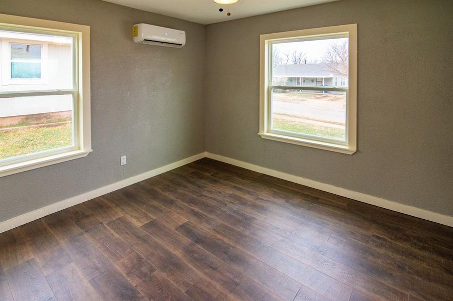 Spacious, unfurnished interior of a new home in , Sweetwater (Image 9).