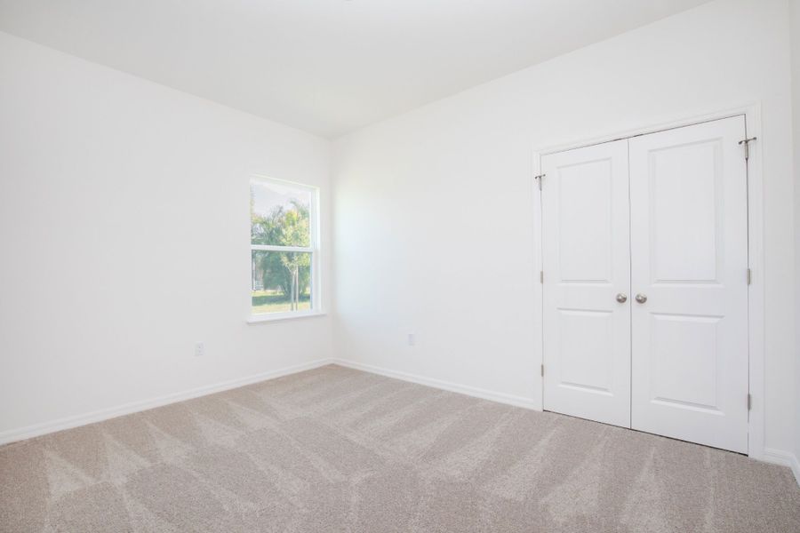 Spacious, unfurnished interior of a new home in Cape Coral, Cape Coral (Image 15).