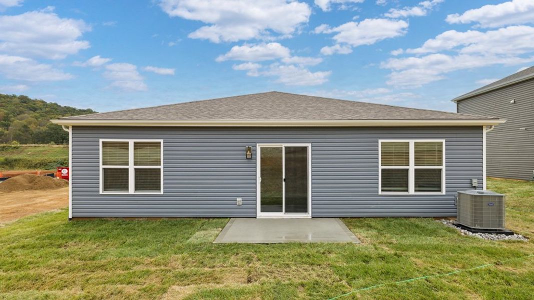 Exterior details and patio area of a home in Emory Creek, Harriman (Image 2).