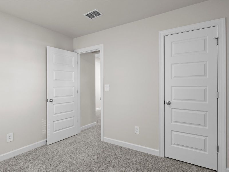 Spacious, unfurnished interior of a new home in Brayfield Manor - Heritage Collection, Wellford (Image 16).