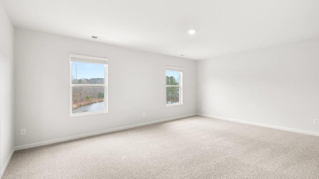 Spacious, unfurnished interior of a new home in Thompson Ridge, Dallas (Image 31).
