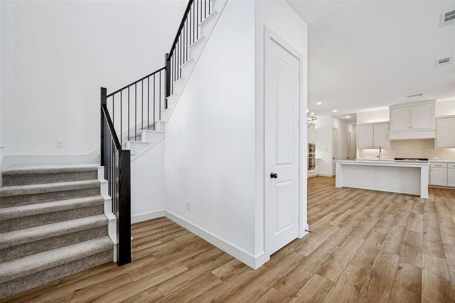 Spacious, unfurnished interior of a new home in , Frisco (Image 19).