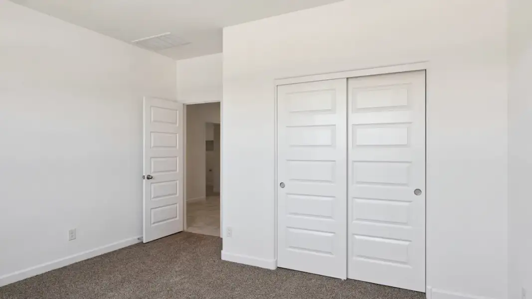 Spacious, unfurnished interior of a new home in Magma Ranch Vistas, Florence (Image 26).