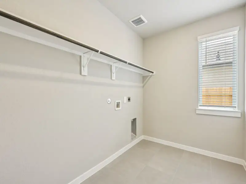 Spacious, unfurnished interior of a new home in Granger Pointe - Premier Series, Conroe (Image 20). Spacious, unfurnished interior of a new home in Granger Pointe - Premier Series, Conroe (Image 20).