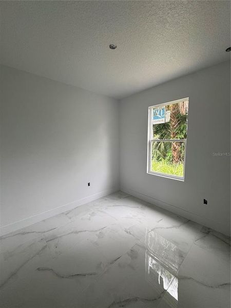 Spacious, unfurnished interior of a new home in , Winter Garden (Image 18).