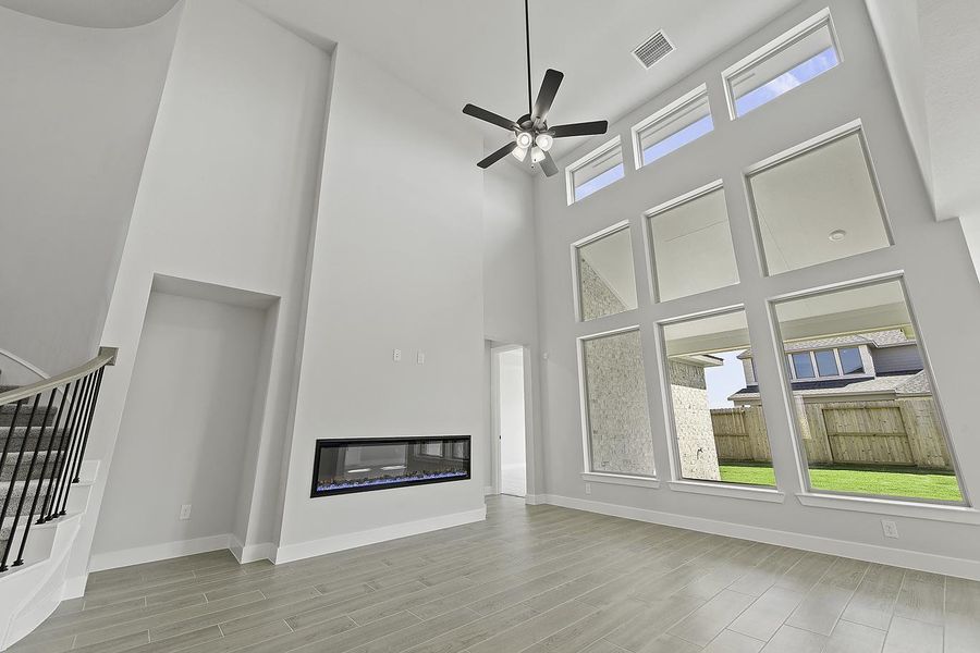 Spacious, unfurnished interior of a new home in Jordan Ranch, Katy (Image 14).