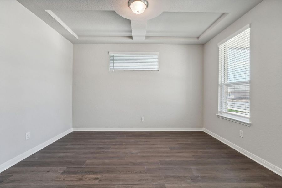 Spacious, unfurnished interior of a new home in Kingdom Heights, Rosenberg (Image 29).