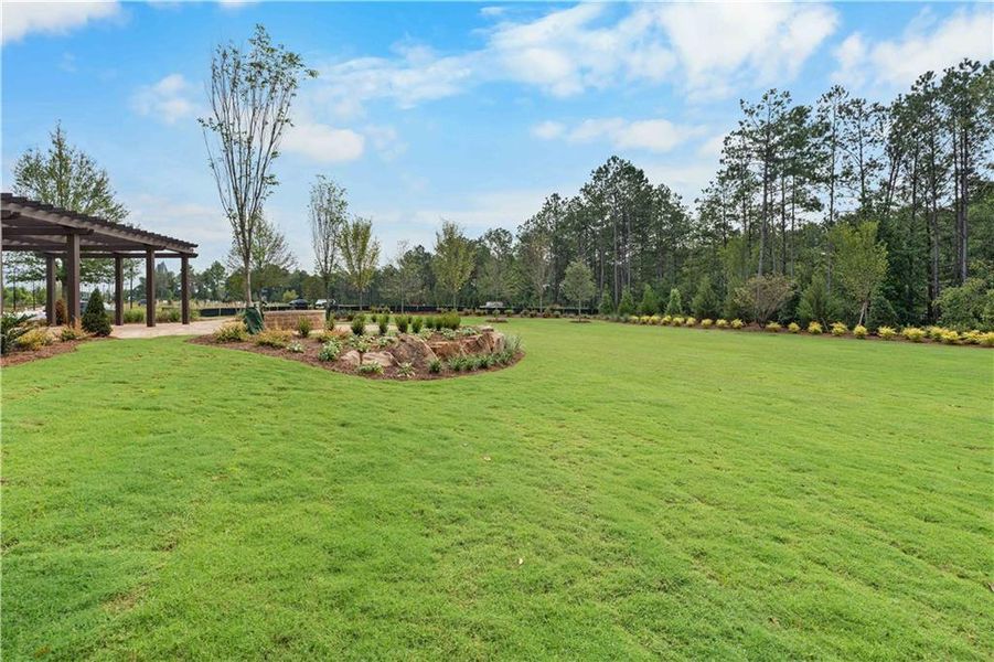 Spacious, unfurnished interior of a new home in IveyBrooke, Alpharetta (Image 18).