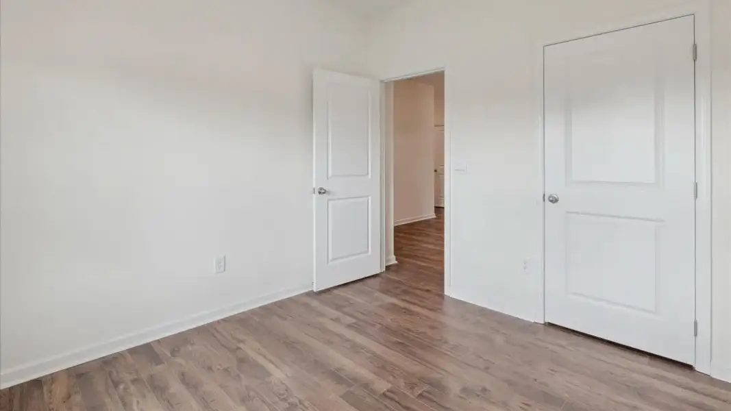 Spacious, unfurnished interior of a new home in Catlett Cove, Knoxville (Image 23).