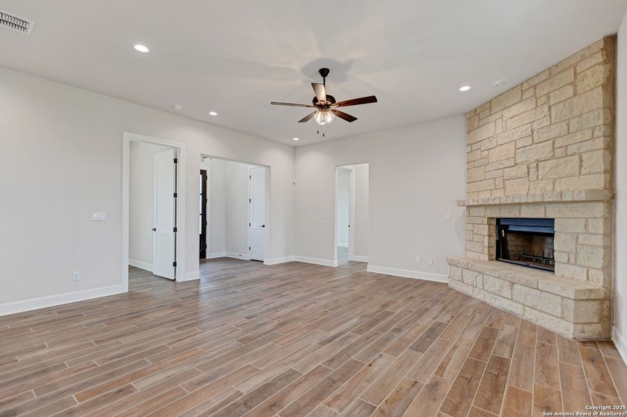 Spacious, unfurnished interior of a new home in , La Vernia (Image 22). Spacious, unfurnished interior of a new home in , La Vernia (Image 22).