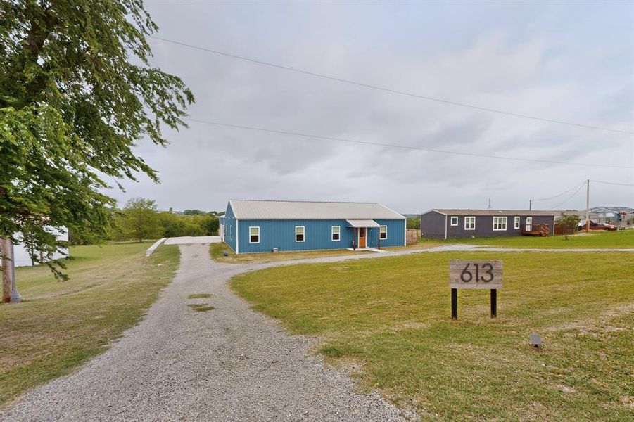 Exterior details and patio area of a home in , Whitewright (Image 26).
