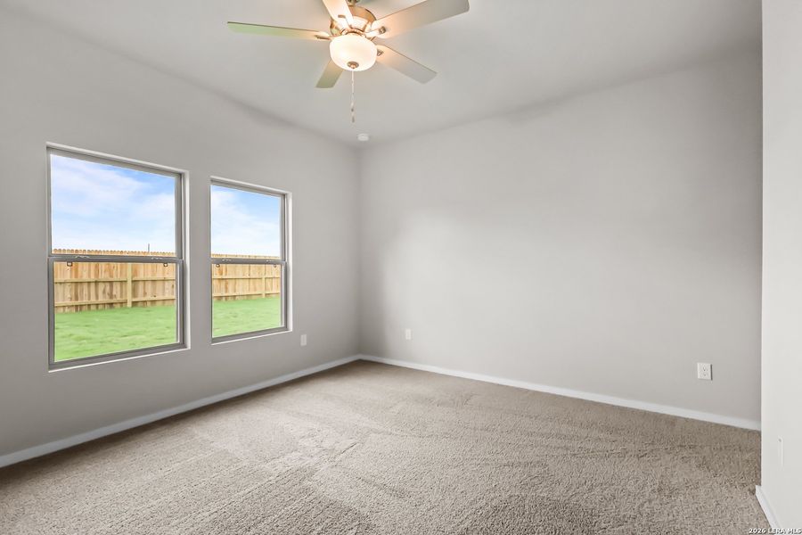Spacious, unfurnished interior of a new home in Summerlin, San Antonio (Image 24).