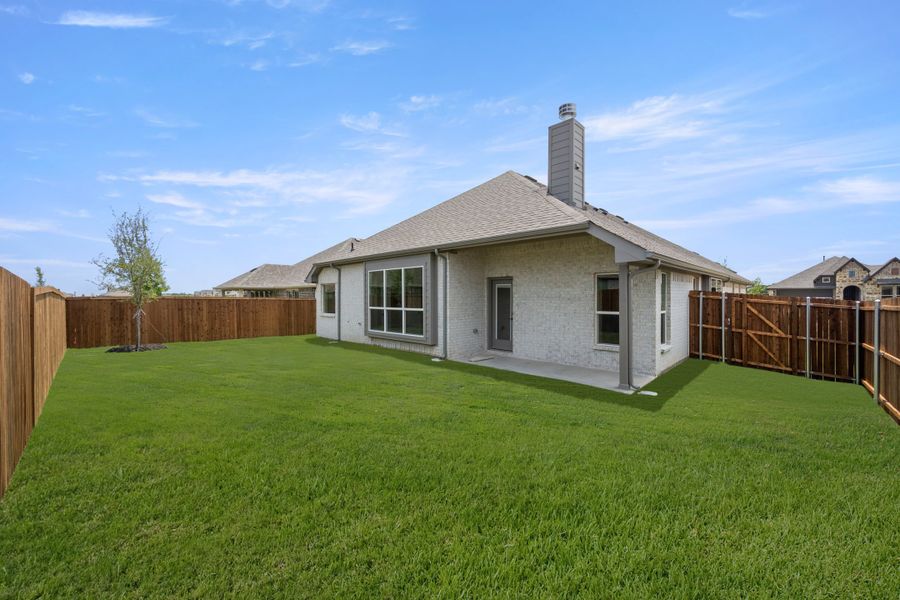 Exterior details and patio area of a home in Hunters Ridge, Crowley (Image 18).
